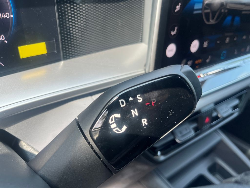 2025 Volkswagen Tiguan SE R-Line Black photo 9