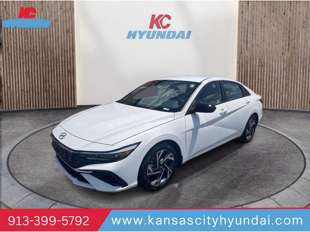 2025 Hyundai Elantra SEL's photo