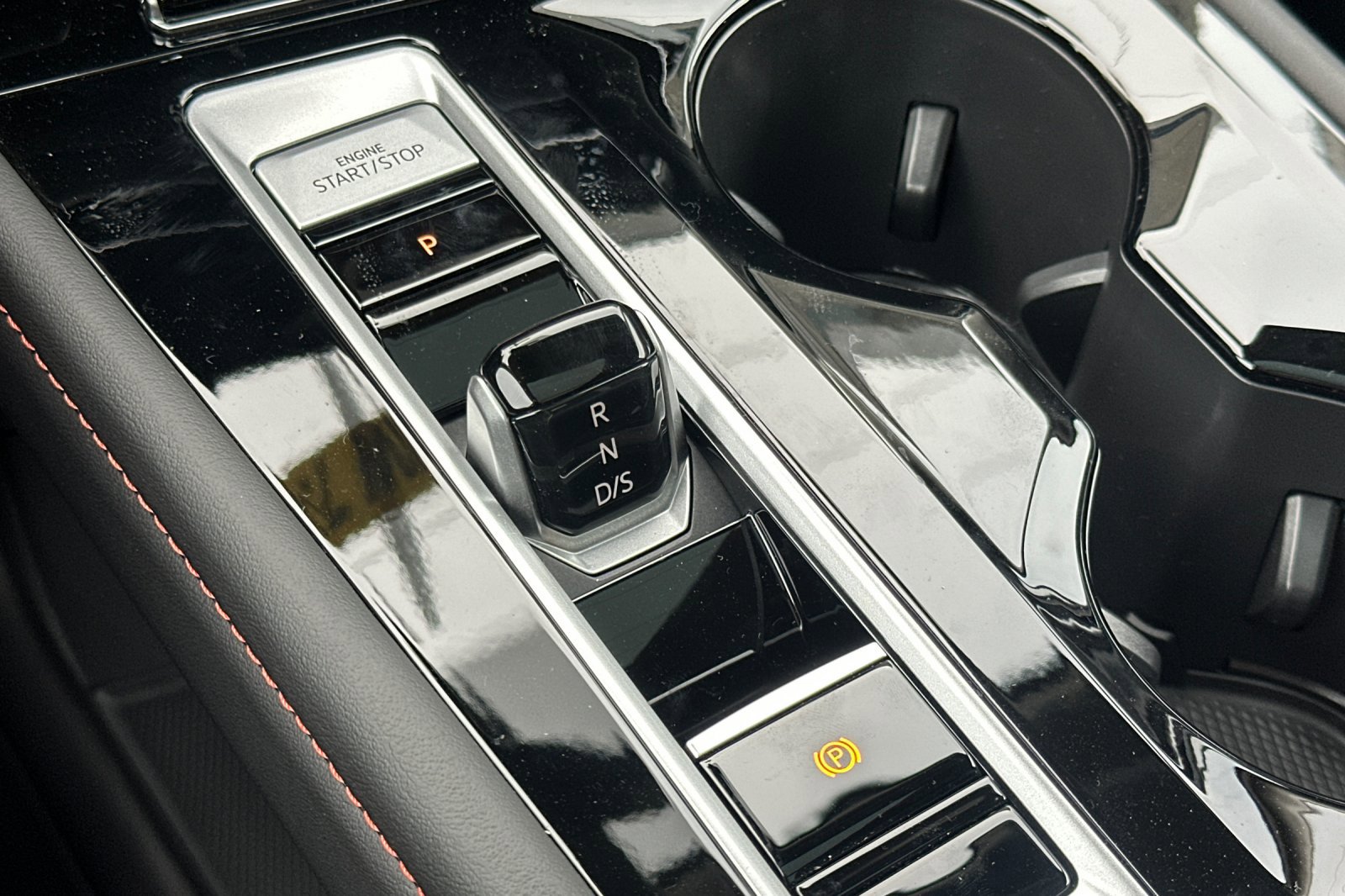 2025 Volkswagen Atlas Peak Edition SE photo 18