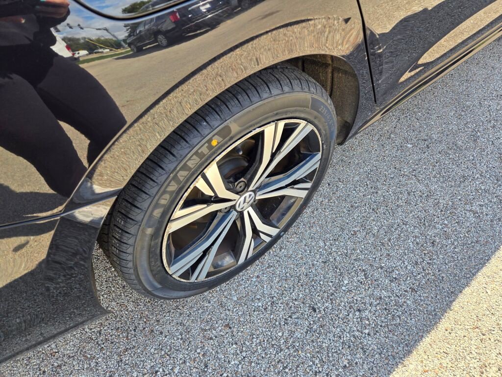 2021 Volkswagen Passat 2.0T SE photo 9
