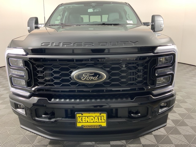 2025 Ford F-250 photo 2