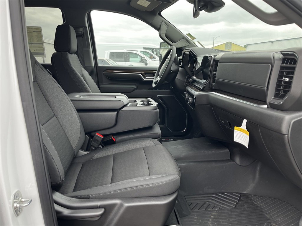 2025 Chevrolet Silverado 2500HD LT photo 5