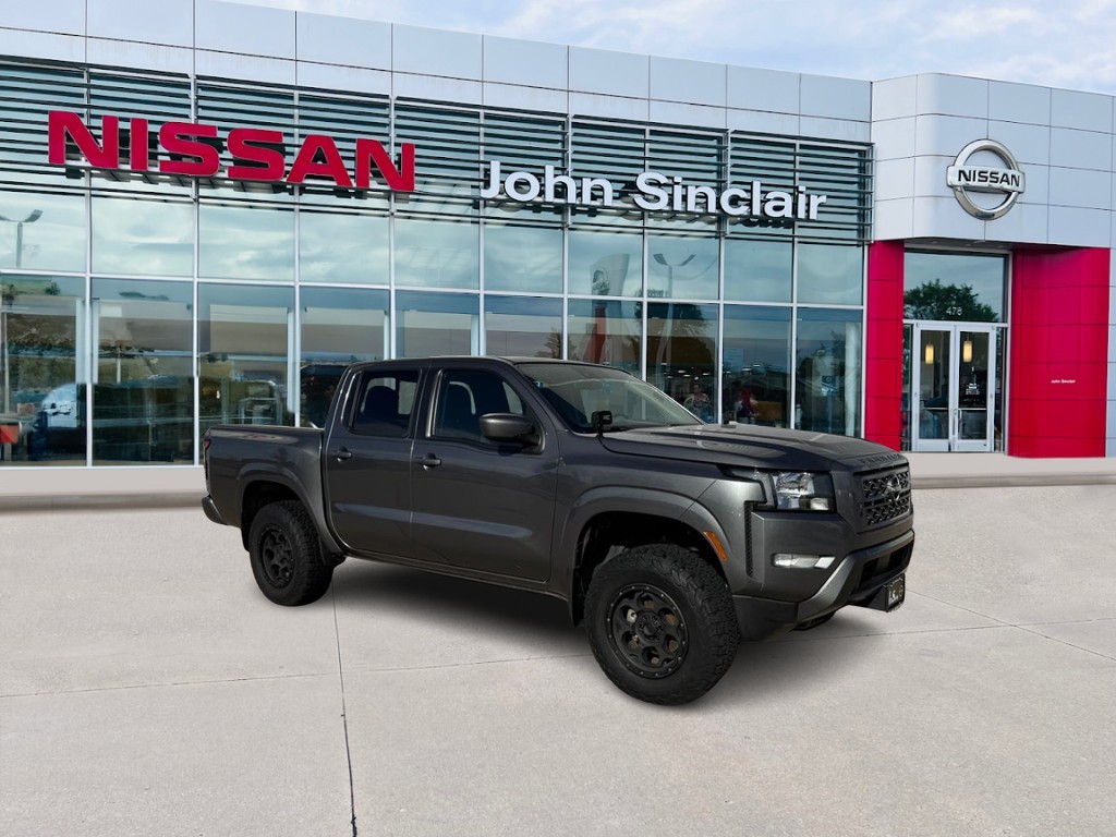 2023 Nissan Frontier SV's photo