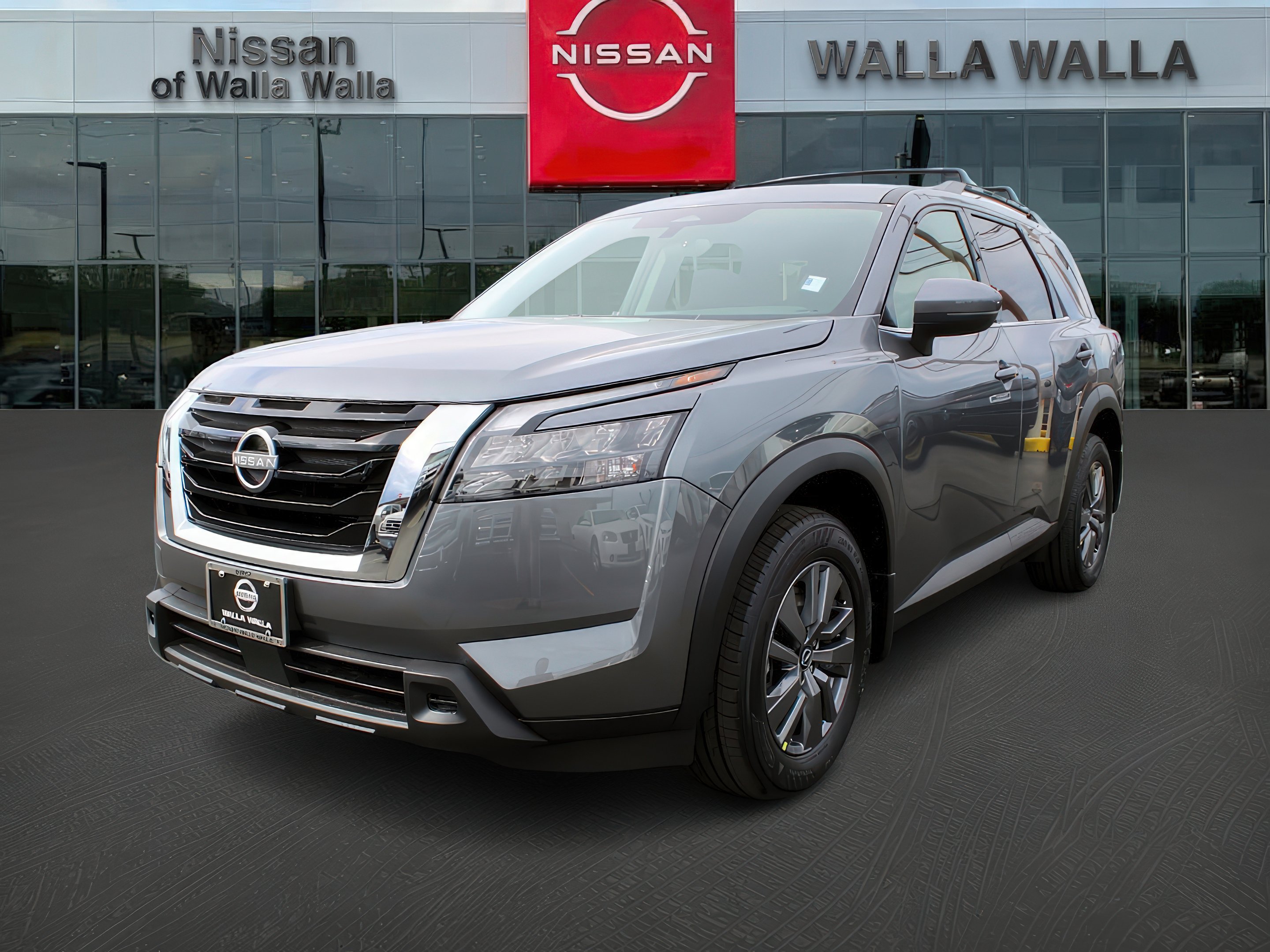 2025 Nissan Pathfinder SV photo 3