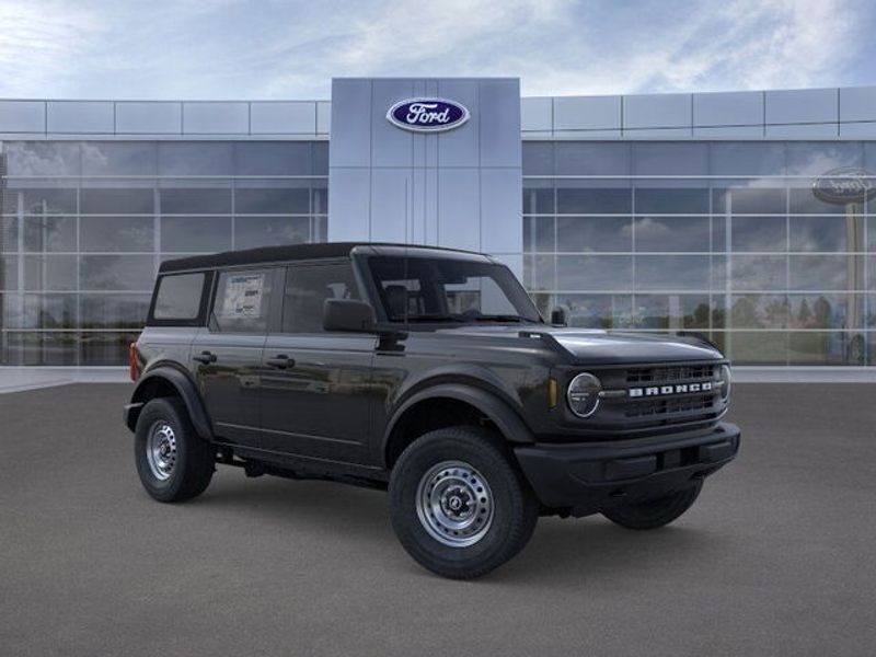2025 Ford Bronco Base photo 7