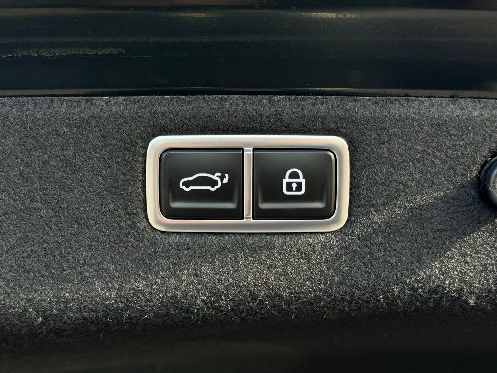 2025 Genesis G70 3.3T Sport Advanced photo 16