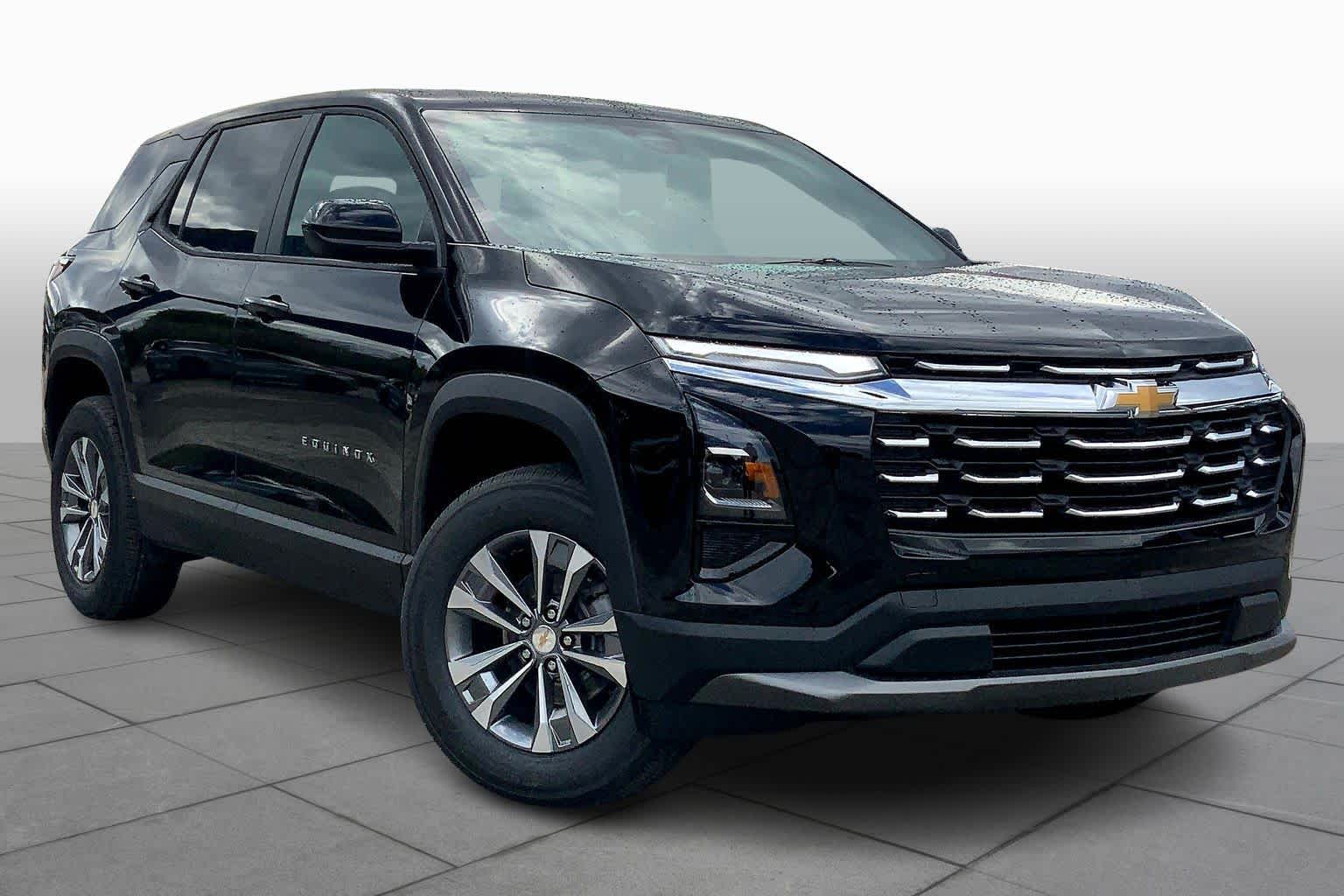 2026 Chevrolet Equinox LT photo 2