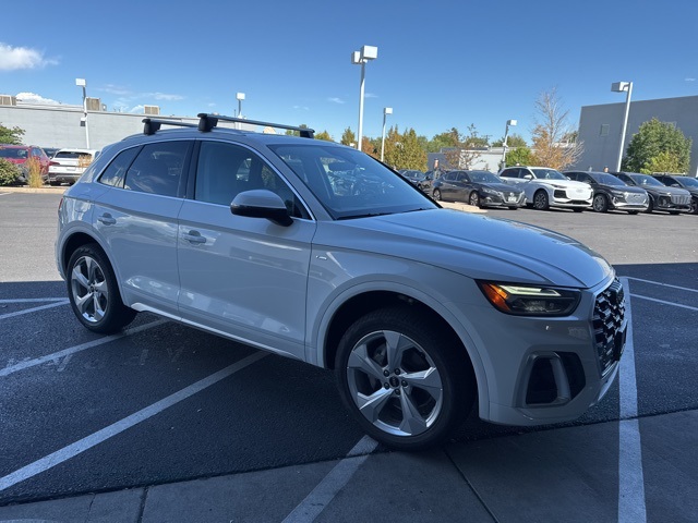 2025 Audi Q5 45 S line Premium Plus photo 3