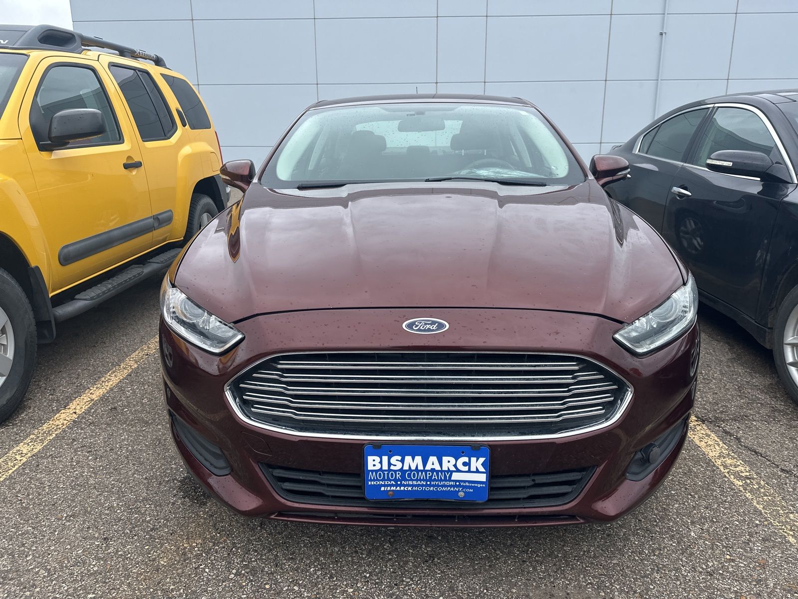 2015 Ford Fusion SE photo 2