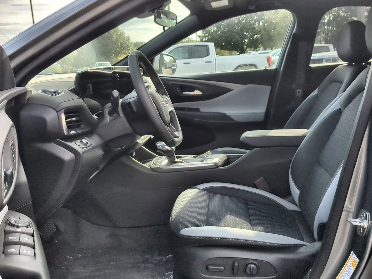 2025 Buick Envista Preferred photo 17