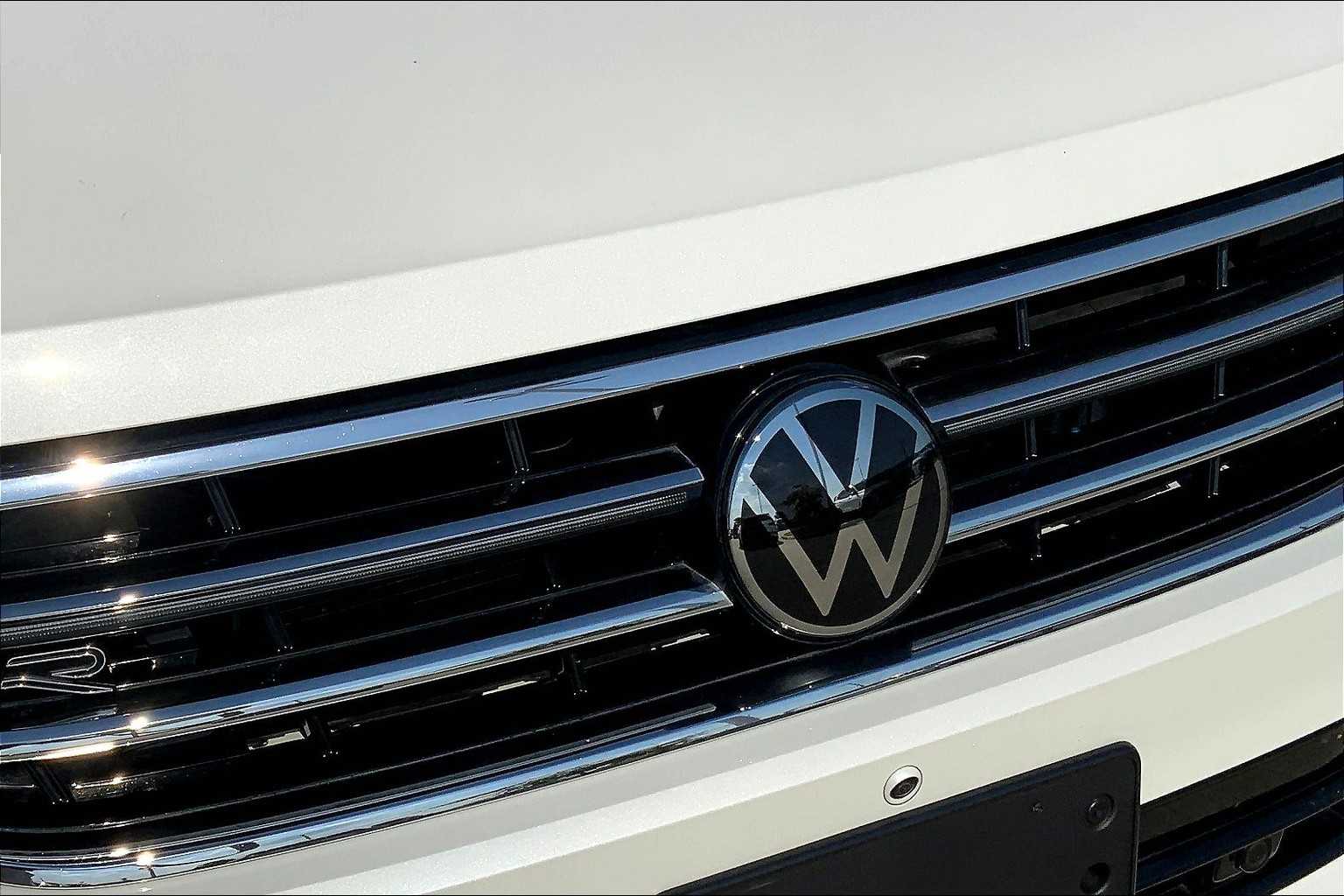 2024 Volkswagen Tiguan SEL R-Line Black photo 27