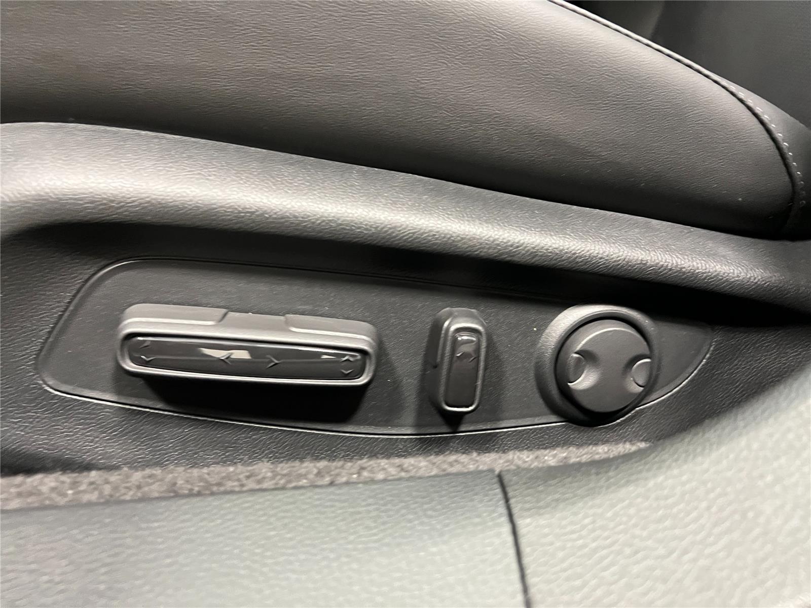 2025 Honda Accord Hybrid EX-L photo 12
