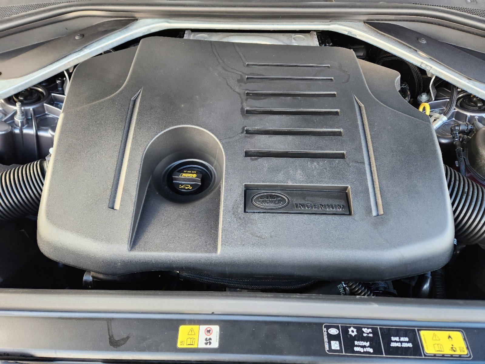 2023 Land Rover Range Rover SE photo 3