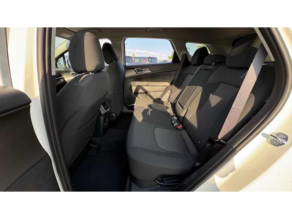 2026 Kia Sportage Hybrid LX photo 21