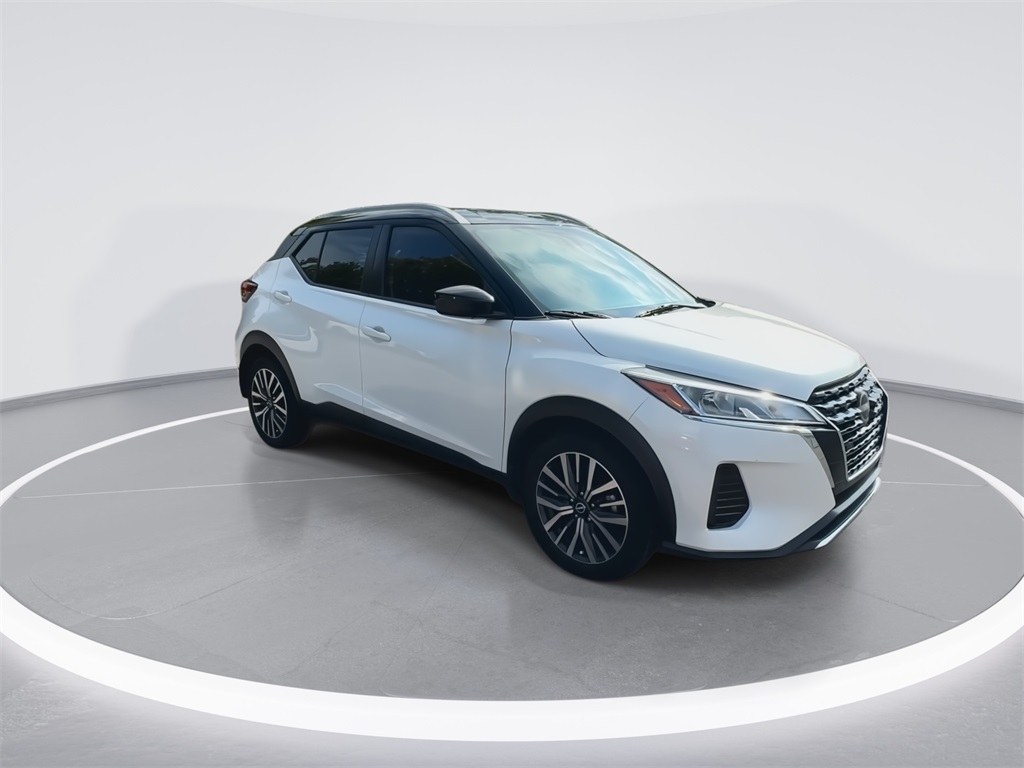 2022 Nissan Kicks SV photo 2