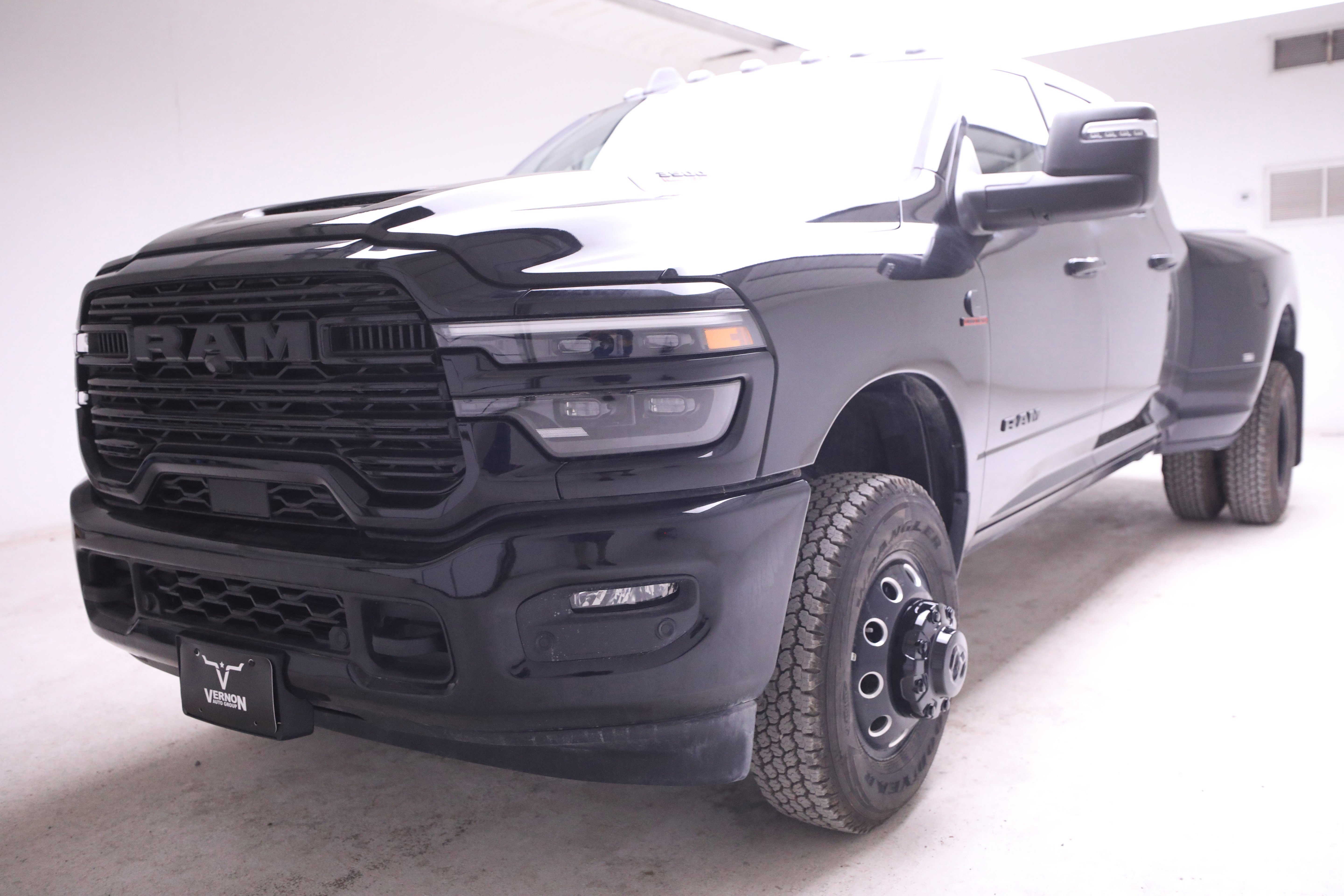 2025 RAM Ram 3500 Pickup Laramie's photo