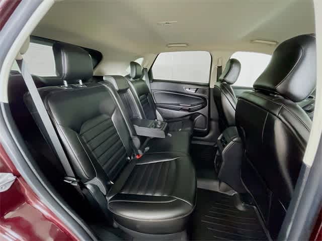 2021 Ford Edge SEL photo 25