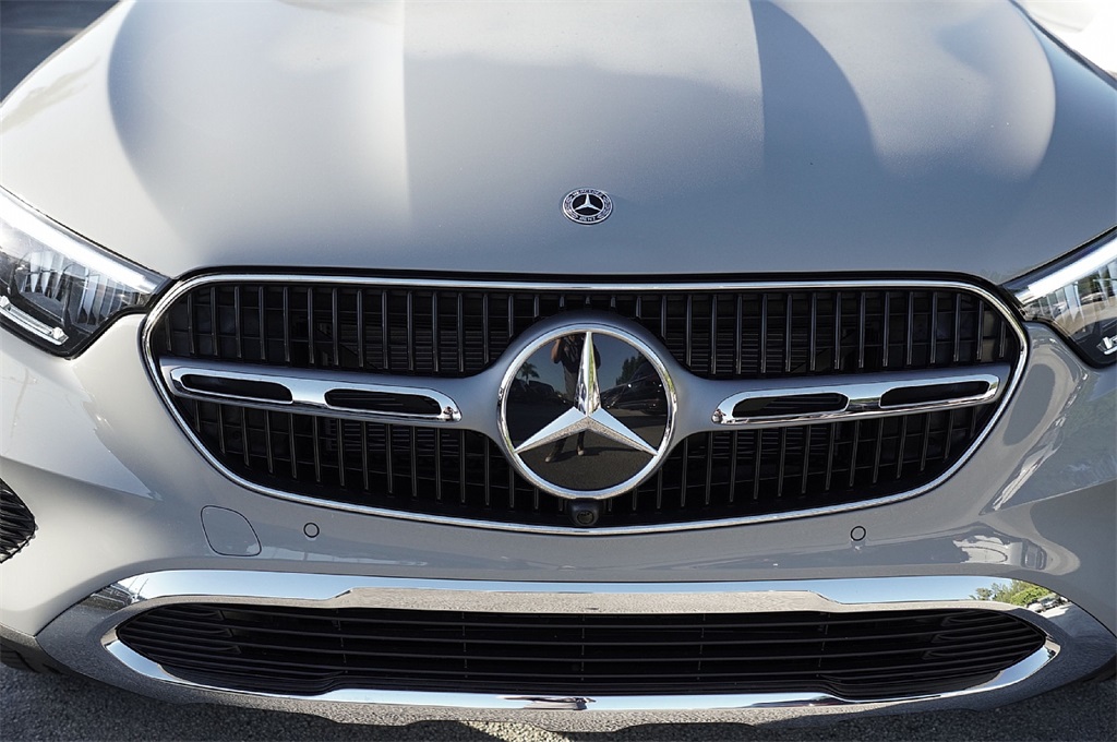 2026 Mercedes Benz GLC 300 photo 3