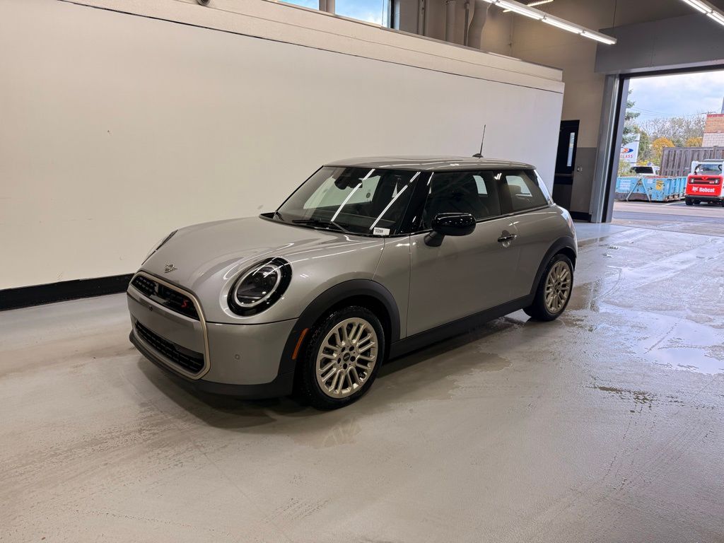 2025 MINI Hardtop 2 Door S's photo