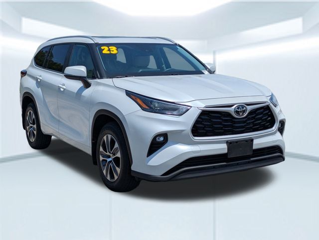 2023 Toyota Highlander XLE photo 5