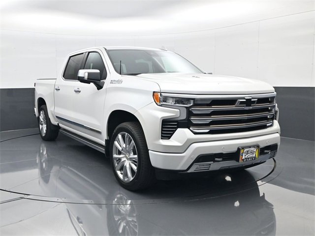 2022 Chevrolet Silverado 1500 High Country photo 2