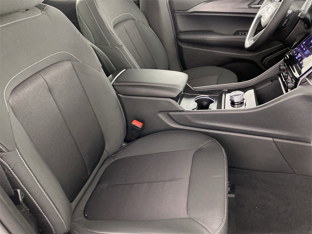 2025 Jeep Grand Cherokee Laredo X photo 34