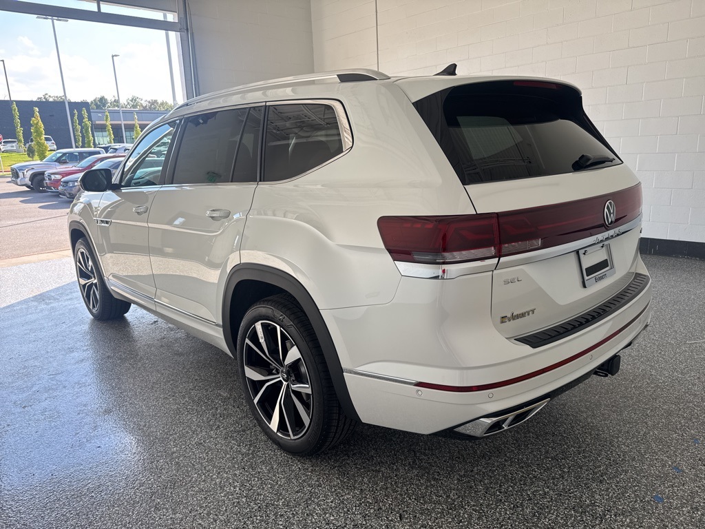 2026 Volkswagen Atlas SEL Premium R-Line photo 2