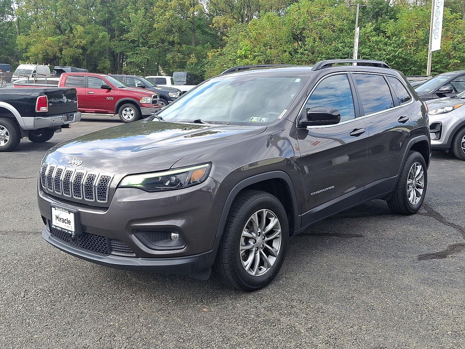 2022 Jeep Cherokee Latitude Lux photo 3