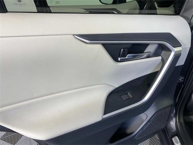 2024 Toyota RAV4 XLE Premium photo 25