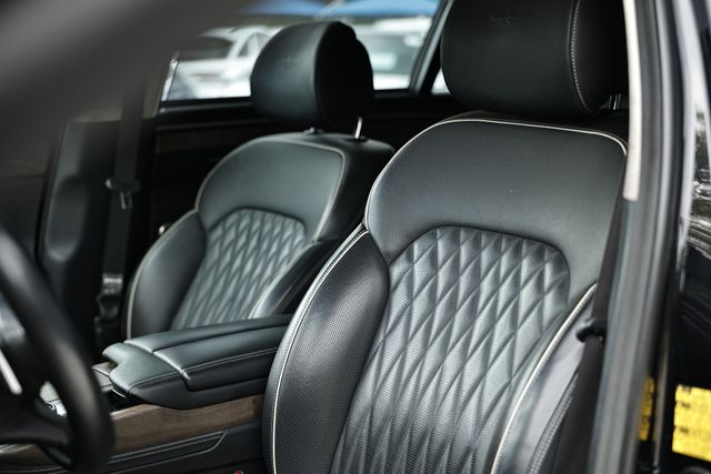2020 Genesis G90 3.3T Premium photo 19