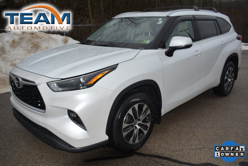 2023 Toyota Highlander XLE's photo