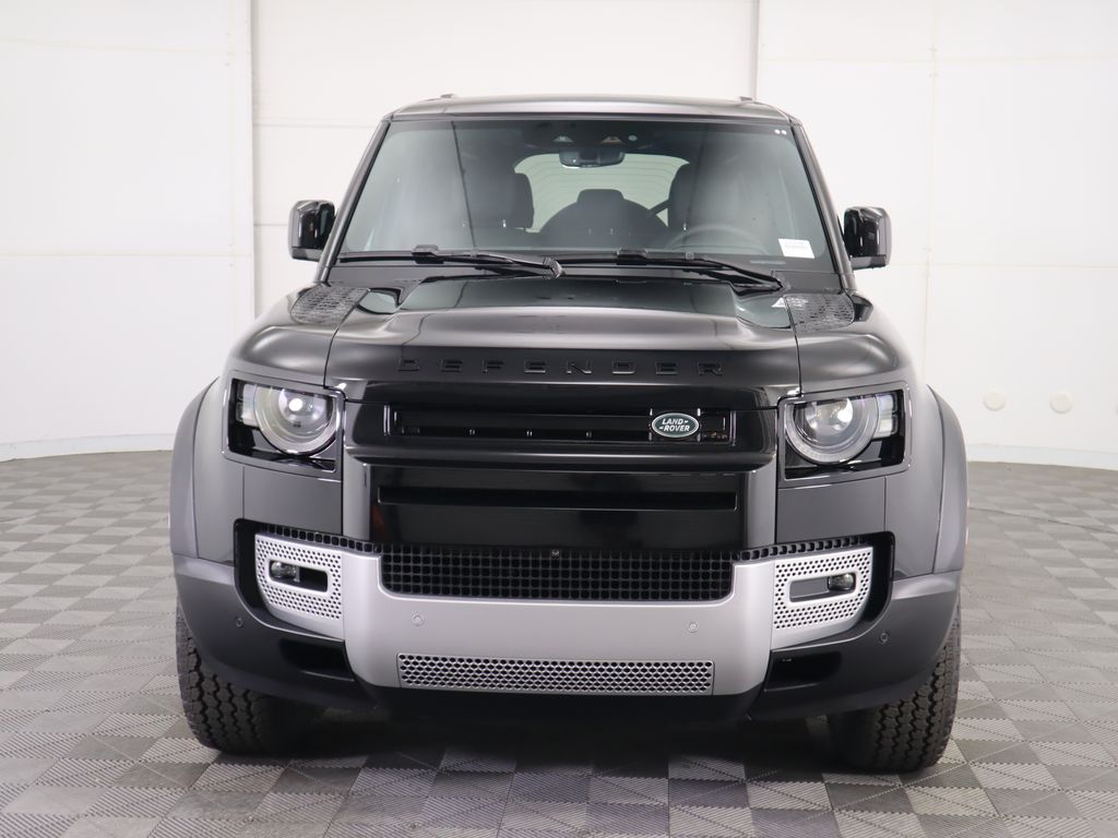 2025 Land Rover Defender 110 S photo 2