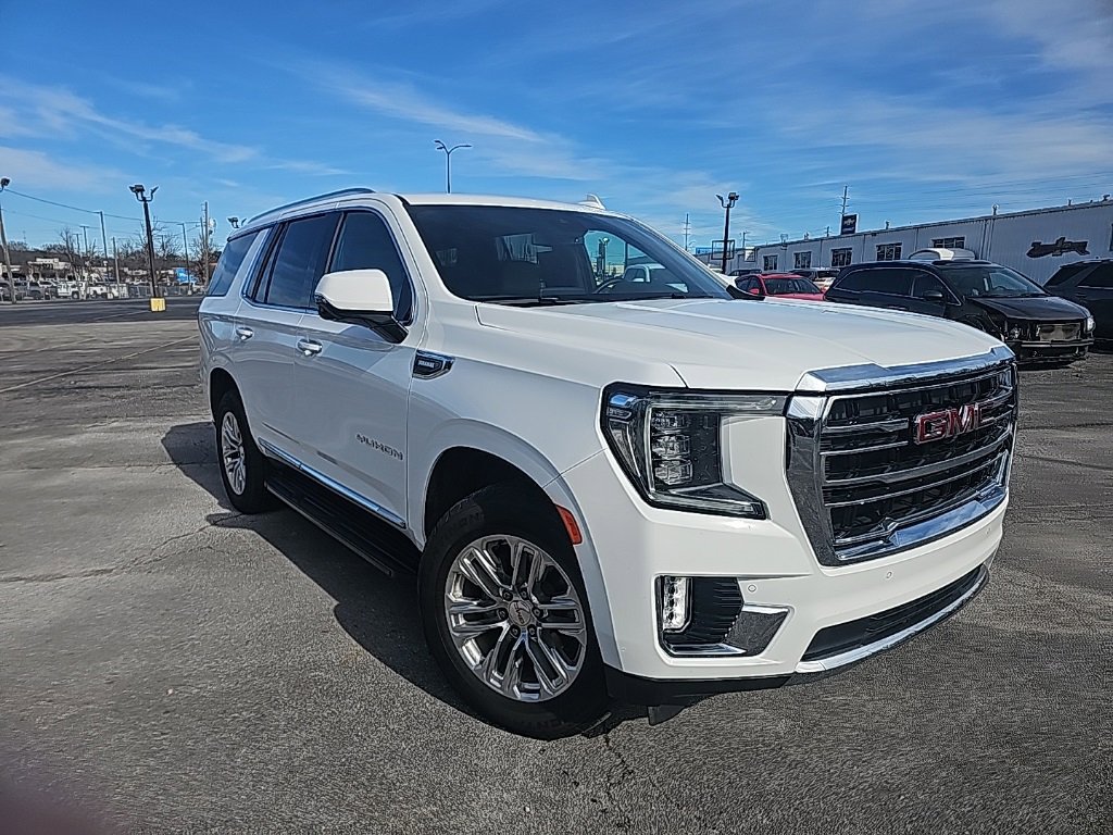 2024 GMC Yukon SLT's photo