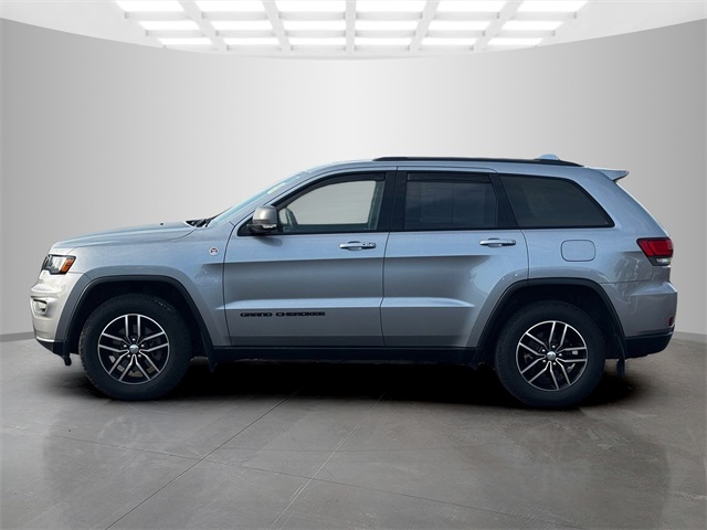 2017 Jeep Grand Cherokee Trailhawk photo 3