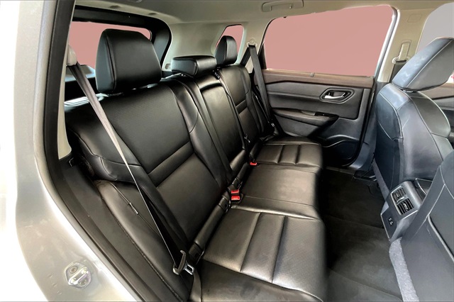 2023 Nissan Rogue SV photo 25