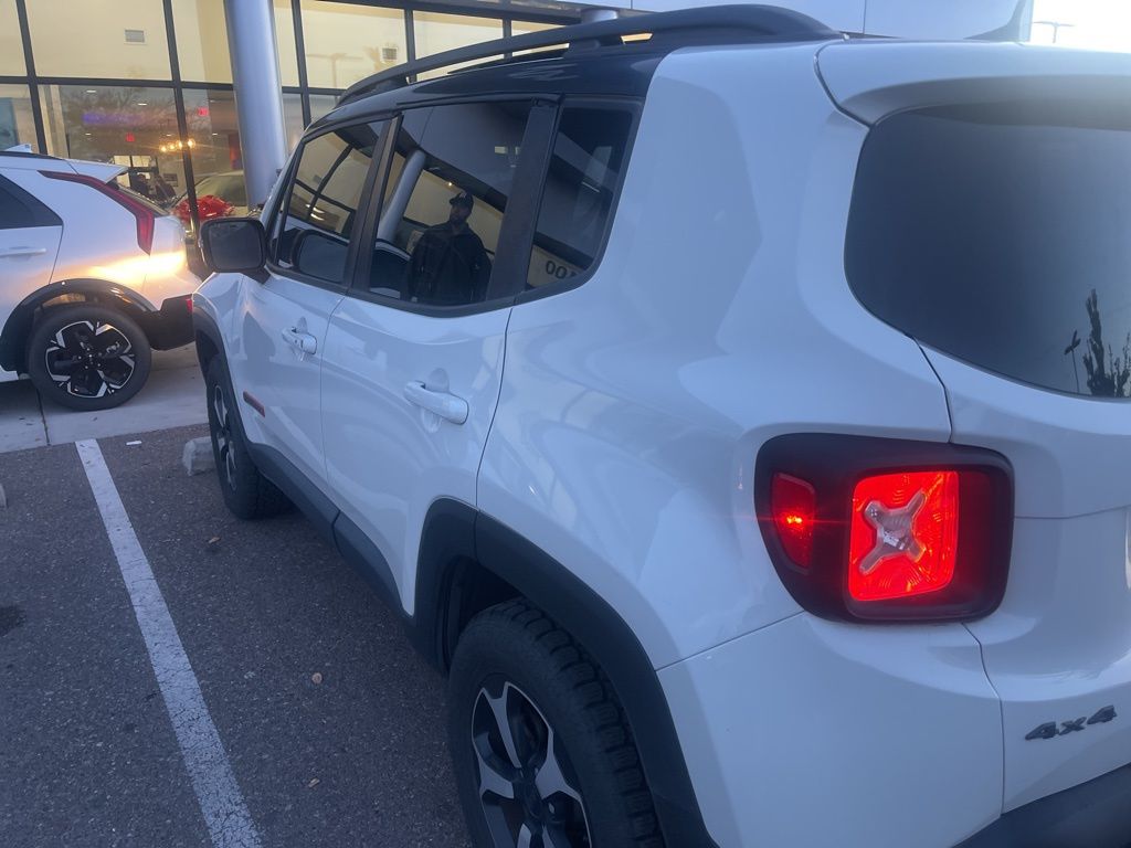 2019 Jeep Renegade Trailhawk photo 2