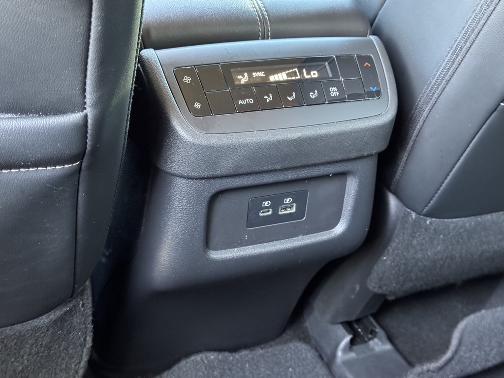 2023 Nissan Pathfinder SL photo 30