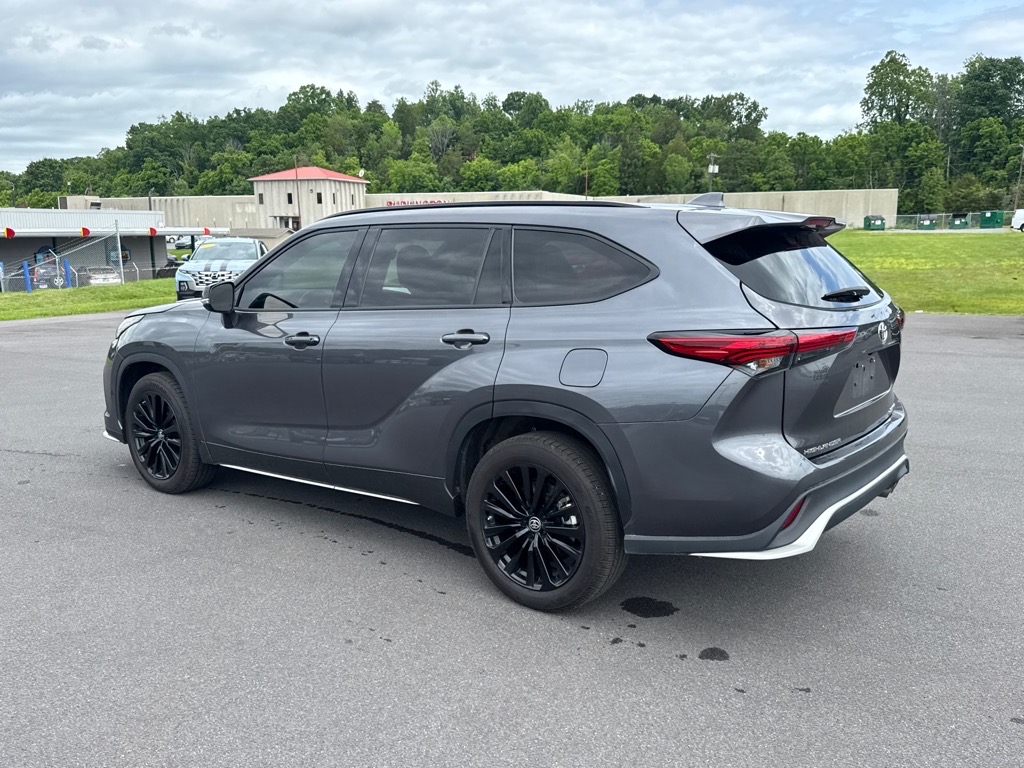 2023 Toyota Highlander XSE photo 3