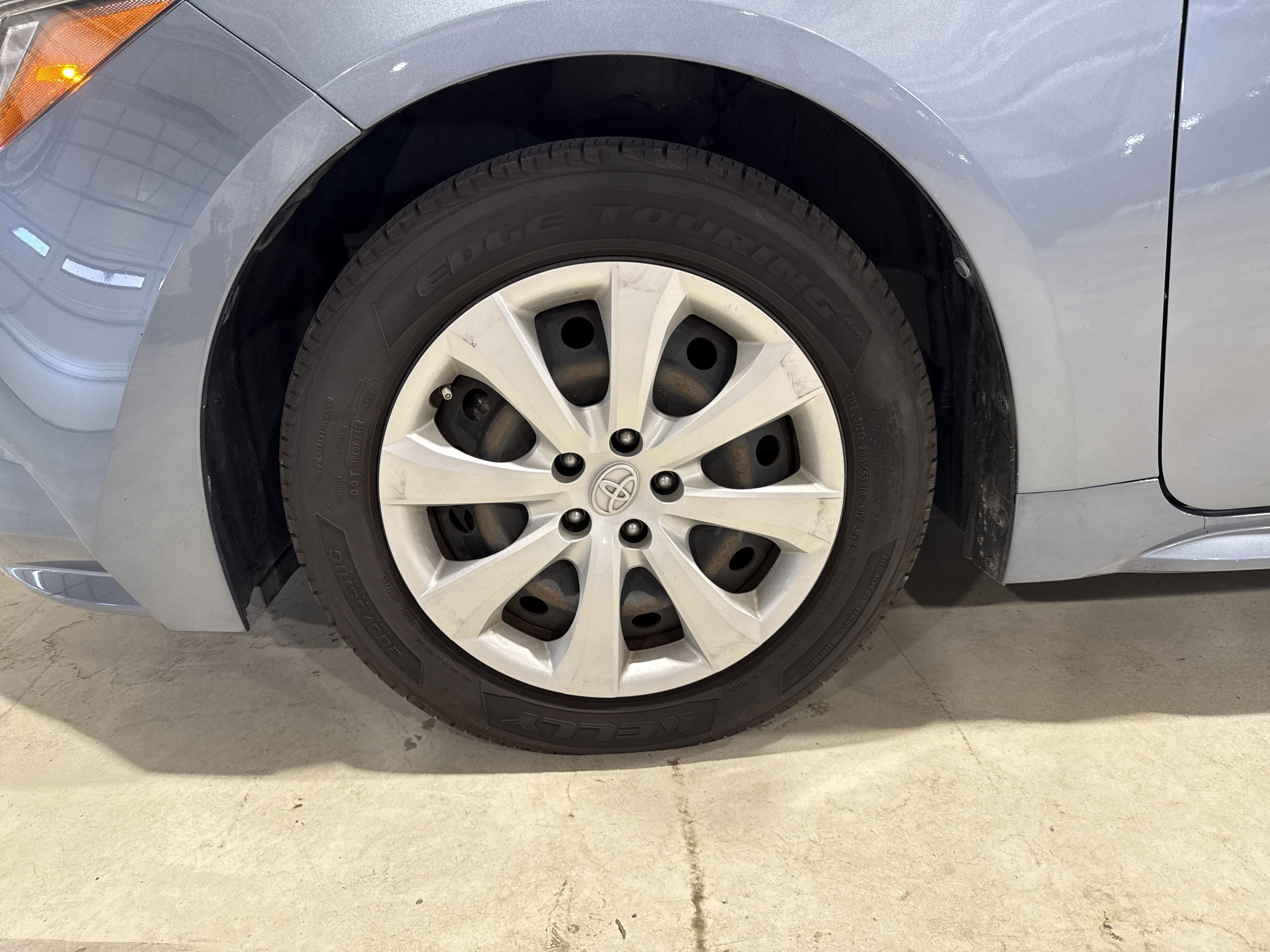 2022 Toyota Corolla LE photo 8