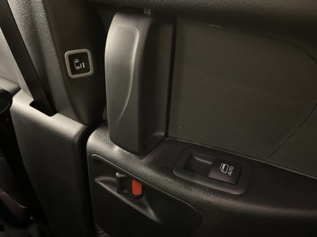2025 Chrysler Pacifica photo 14