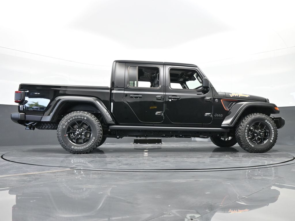 2024 Jeep Gladiator photo 3