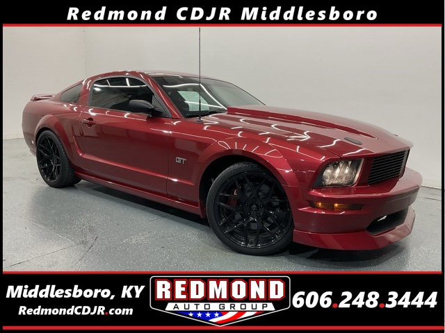 2005 Ford Mustang GT Deluxe