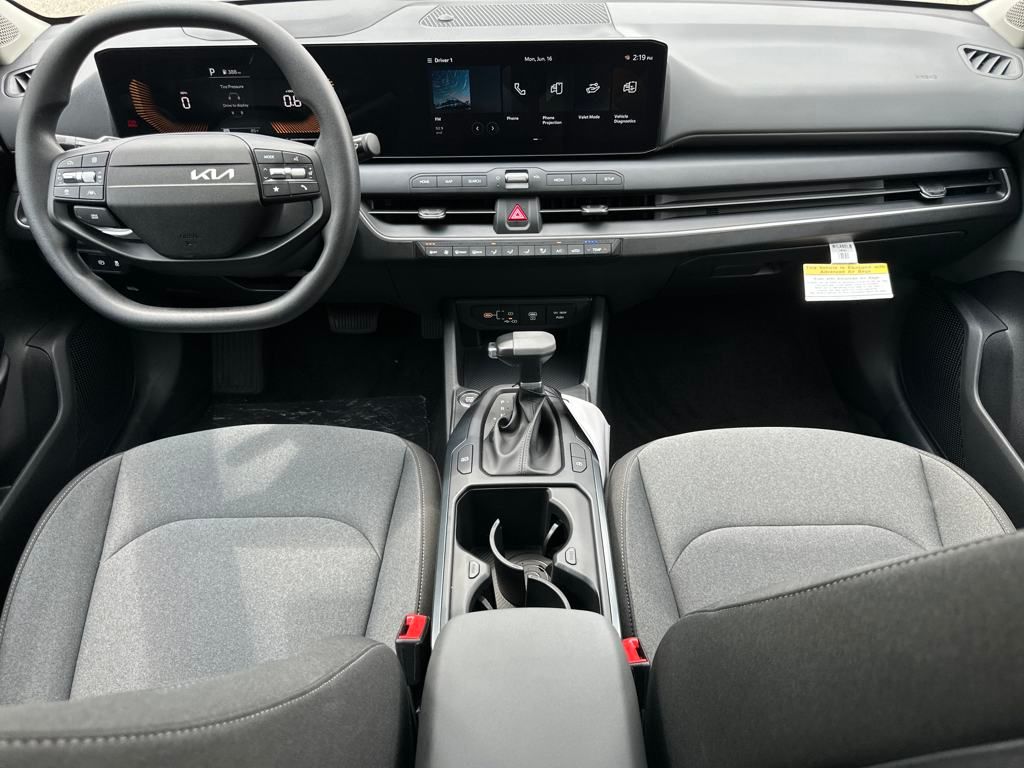 2025 Kia K4 LXS photo 14