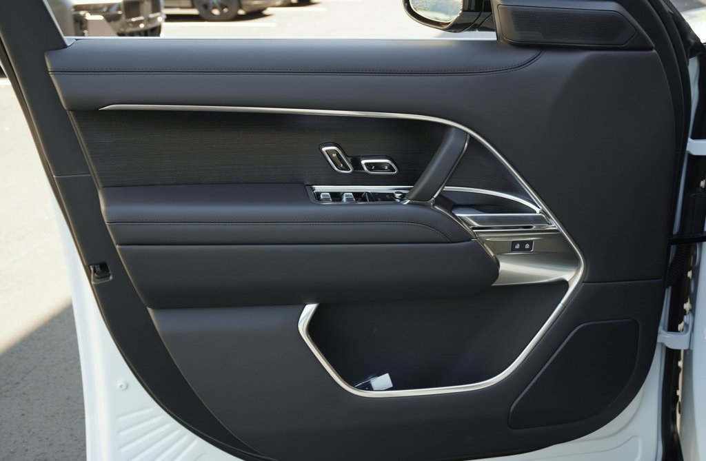 2025 LAND ROVER RANGE ROVER - Image 10