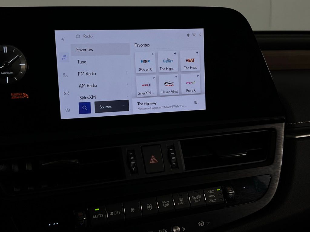 2023 Lexus ES 350 photo 15