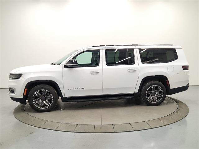 2023 Jeep Wagoneer L Series II photo 3