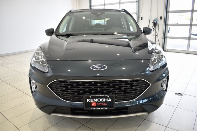 2022 Ford Escape Titanium photo 3