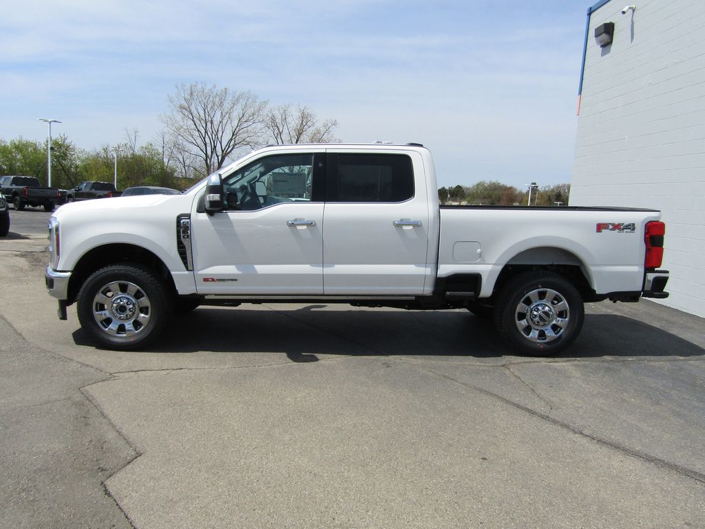 2025 Ford F-350 Lariat photo 2