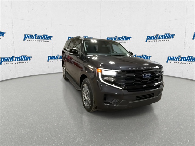 2025 Ford Expedition photo 3