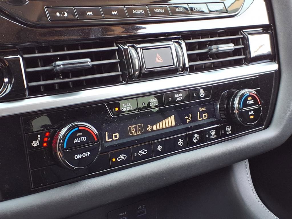 2025 Nissan Pathfinder SL photo 18